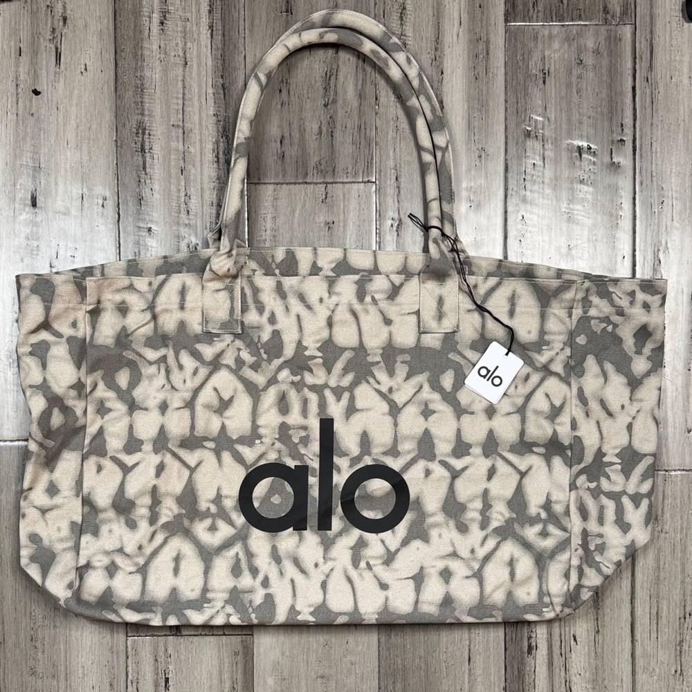 ALO YOGA ICONIC GREY TIE DYE CANVAS OVERSIZED SHOPPER TOTE **NWT** - Picture 2 of 16